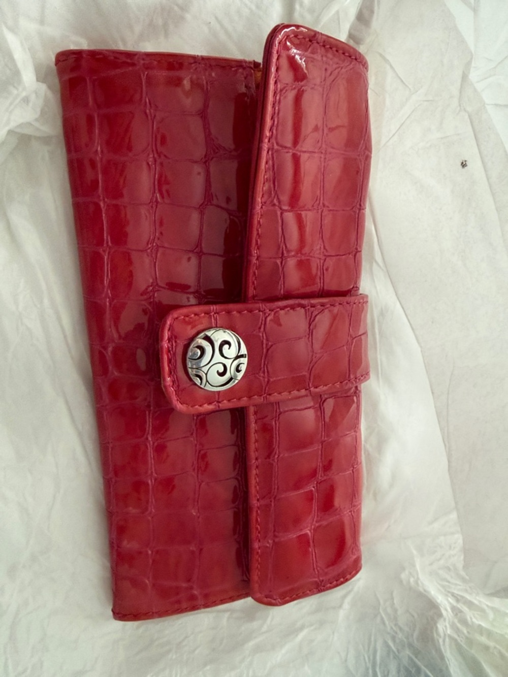 Red Croc-Embossed Patent Leather Wallet - Stylish Women's Clutch